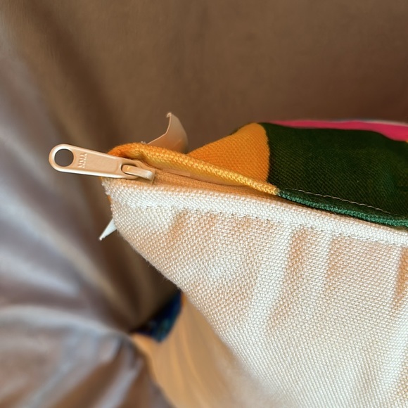 FUNKY FISH VCHP PILLOW - Picture 3 of 8